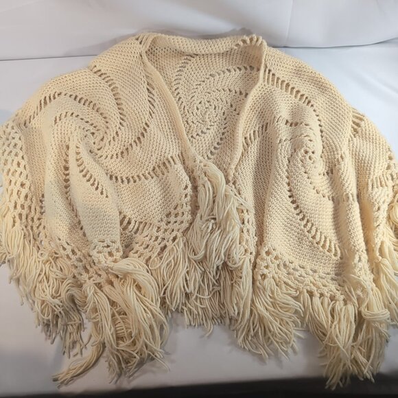 Vintage Cream Yellow Swirl Shawl Crochet Fringe Wrap Knit Open Front Triangle - Picture 1 of 14